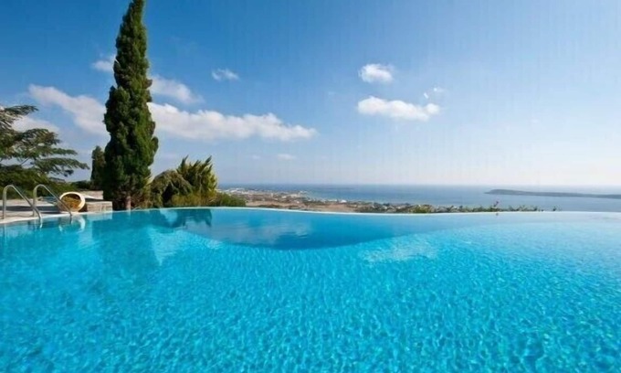 Drios Villa | 4 bedroom luxury villa with pool and amazing sea views