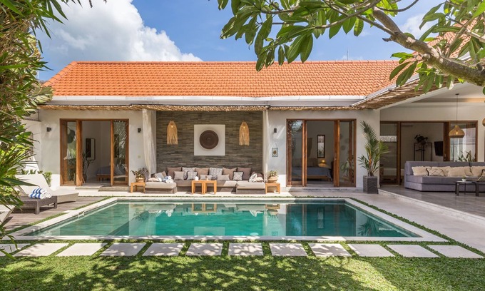 Sunset Road Villa | 4 Bedroom private Pool
