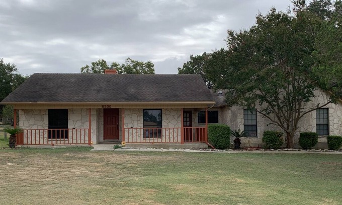 Garden Ridge House | 4 bedroom Texas Hill Country Haven. Great peaceful location. Attractions close!