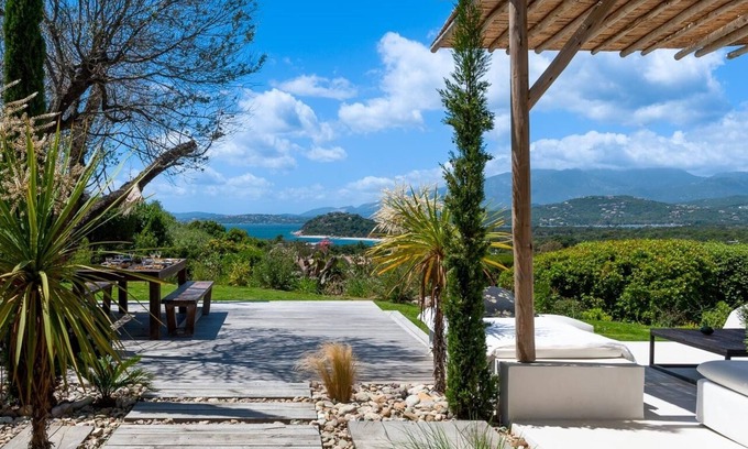 Cala Rossa Villa | 4-bedroom villa with sea view, walking distance to the beach, Cala Rossa area