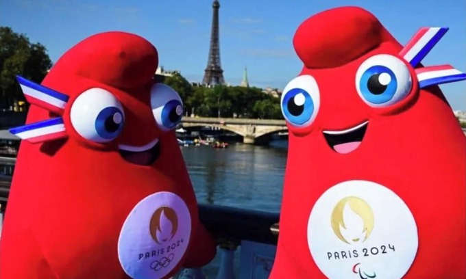 9th Arrondissement Apartment | 4 bedroom with AC near Galeries Lafayette & Opera Garnier