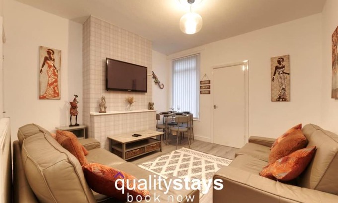 Newcastle-Under-Lyme House | 4 bedroomed home in Newcastle-under-Lyme