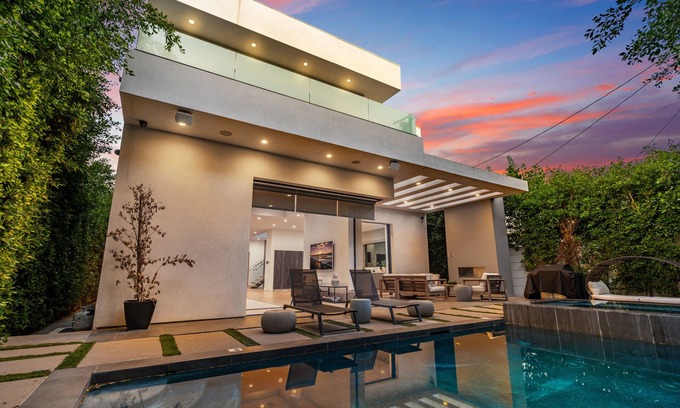 Melrose House | 4 bedrooms, 5 beds Villa K