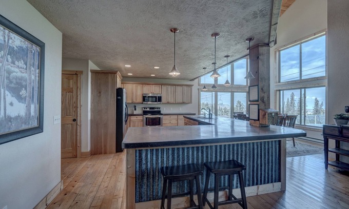 Lead Ski Chalet | 4 Bedrooms Chalet In Lead