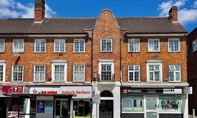 Garden Suburb Apartment | 4-Bedrooms Duplex Family Apartment near Hampstead Heath Park