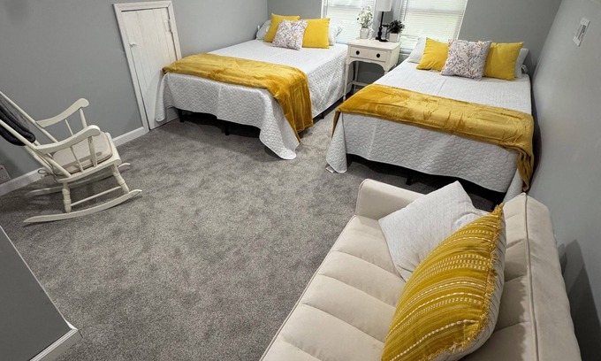 Salem House | 4 bedrooms Sleeps 14