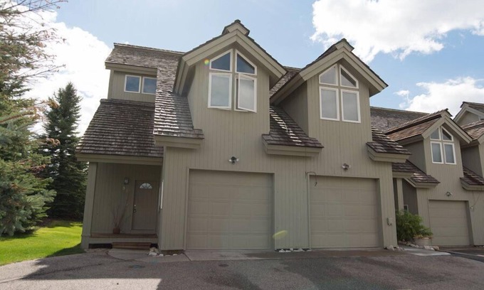 Driggs House | 4 Br 3.5 baths Towne Home Driggs Idaho. Close to skiing, Jackson Hole, GTNP, YNP