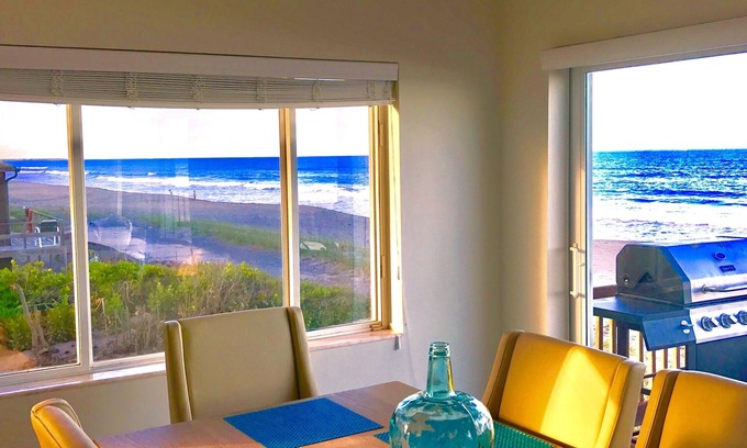 Hobe Sound House | 4 BR Jupiter Island Private Ocean Front House