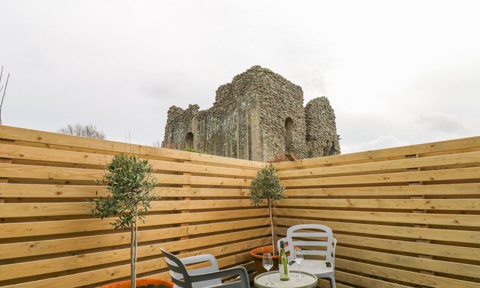 Bowes Cottage | 4 Castle Terrace