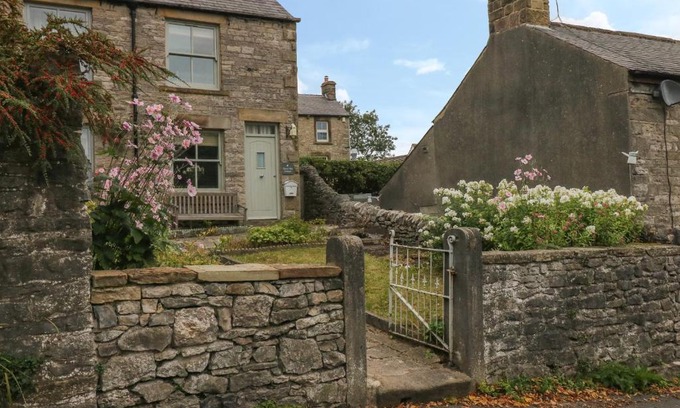 Peak District National Park House | 4 Cherry Tree Cottages