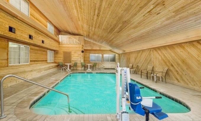 Atlantic Hotel | 4 Comfortable Rooms w/Free Breakfast & Pet-Friendly Amenities just off Hwy 6