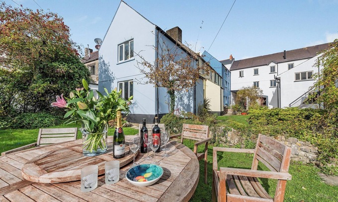 Pembroke Cottage | 4 Cromwells Cottage-UK40933