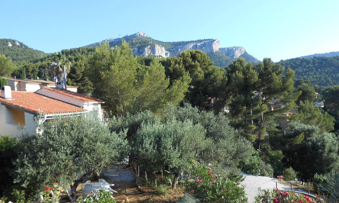 Le Revest-les-Eaux House | 4* house full of character, garden, swimming pool, panoramic view, nature