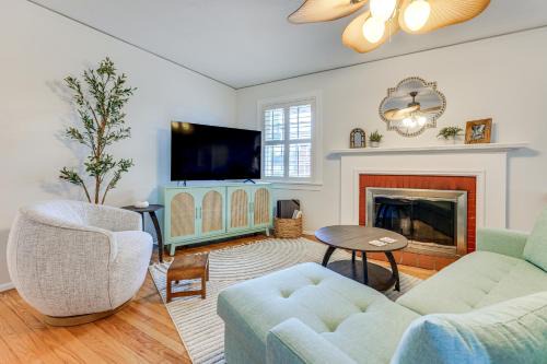 South Riverside House | 4 Mi to Dtwn Jacksonville Chic Home with Porch!