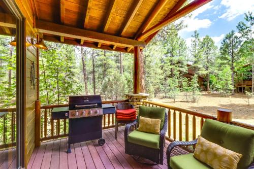 Torreon House | 4 Miles to Lake Retreat with 2 Decks!
