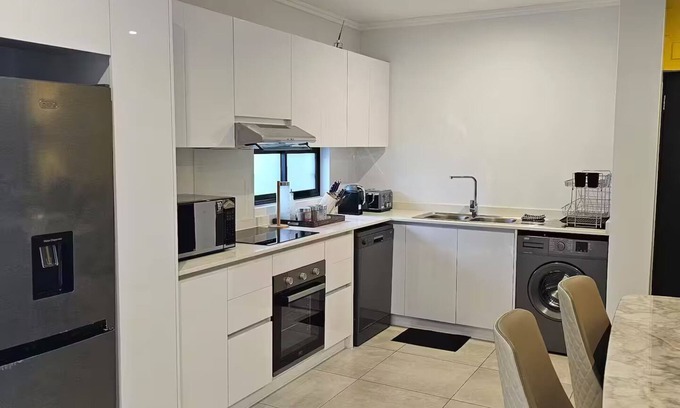 Greater Johannesburg Metropolitan Area Apartment | 4 On Ann!