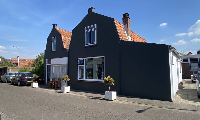 Brouwershaven House | 4-person holiday home in the center of Brouwershaven