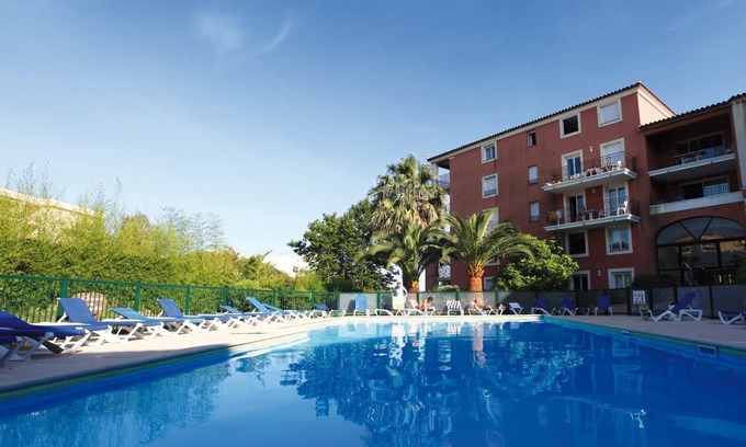 Sainte-Maxime City Centre Condo | 4 personnes - Cuisinette et balcon