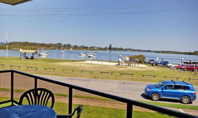 Hawks Nest House | 4 Rio Vista