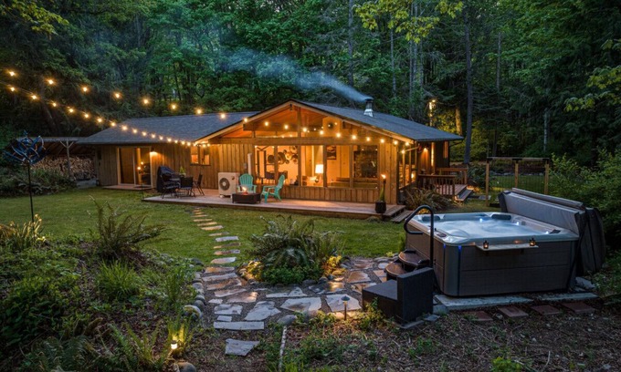 Port Angeles East House | 4 Season River Retreat