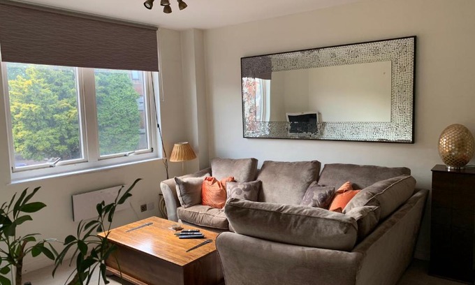 Windsor City Centre Apartment | 4 The Courtyard Central Windsor 2BR