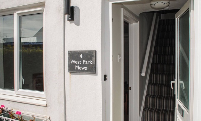 Hope-Cove Cottage | 4 WEST PARK MEWS, pet friendly, country holiday cottage in Hope Cove
