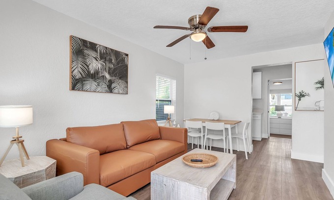 Treasure Island Condo | 🌞400 ft to the Beach👙Onsite Heated Pool🐬Bungalows #3🐶Dogs Welcome!