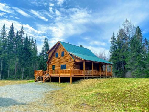 Twin Mountain House | 40PL Log cabin with AC in the heart of the White Mountains less than 10 minutes from Bretton Woods