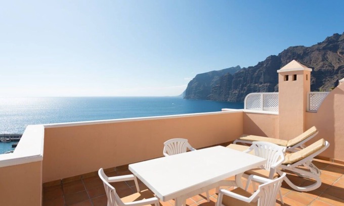 Los Gigantes Apartment | 41 ELEGANT & STUNNING HOLIDAY HOME WITH PANORAMIC CLIFF & SEA VIEWS