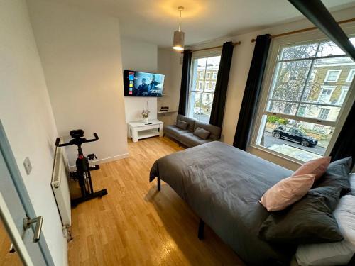 Canonbury House | 41 Home near Kings Cross and Angel