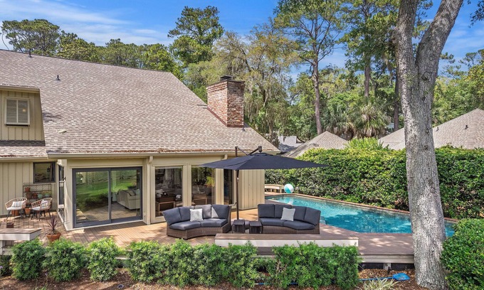 Heritage Woods House | 41 Saint Andrews @ Sea Pines | Golf Course Views | Private Pool | Pet-Friendly