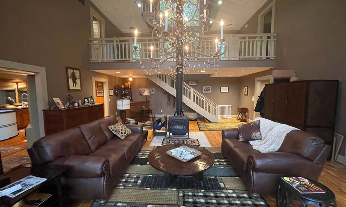 Croom House | 42 Acres of Serenity & Nature Just15 Miles To Annapolis