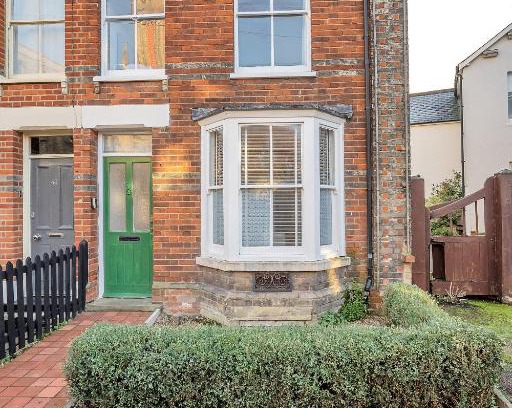 Bury St Edmunds House | 42 Church Row - 2 beds and 2 bathrooms