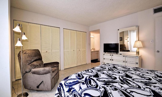 Clearwater Beach Apartment | 440 West Condo 1604N