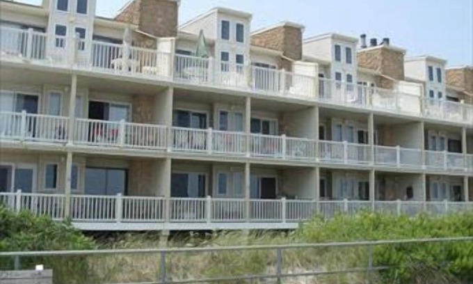 Sea Isle City Condo | 4400 Beach, Unit:105