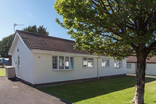 Scurlage House | 46 Gower Holiday Village