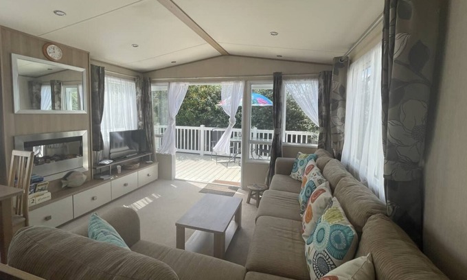 Pevensey Ski Chalet | 46 Tower View Pevensey Bay Holiday Park