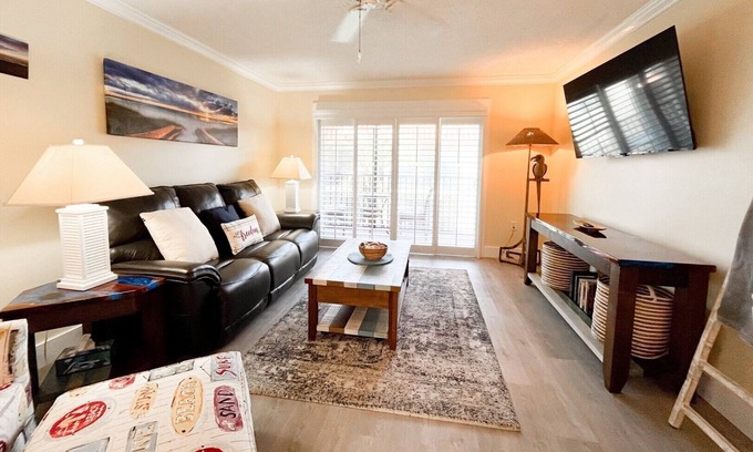 Crescent Beach Condo | $480 Weekly- $1700 Monthly Fall Special