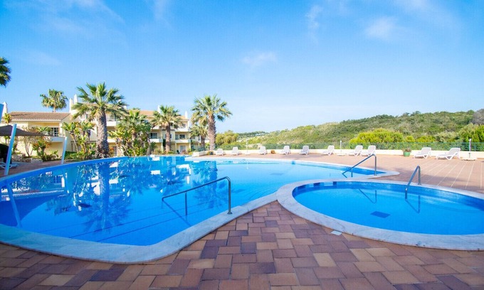 Carvoeiro Ski Chalet | 49 Presa da Moura Superbly 2 Bed Townhouse Close to Carvoeiro