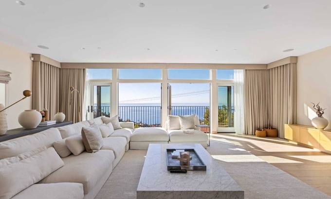 Malibu House | 4B/4.5B Malibu Estate with Incredible Ocean Views