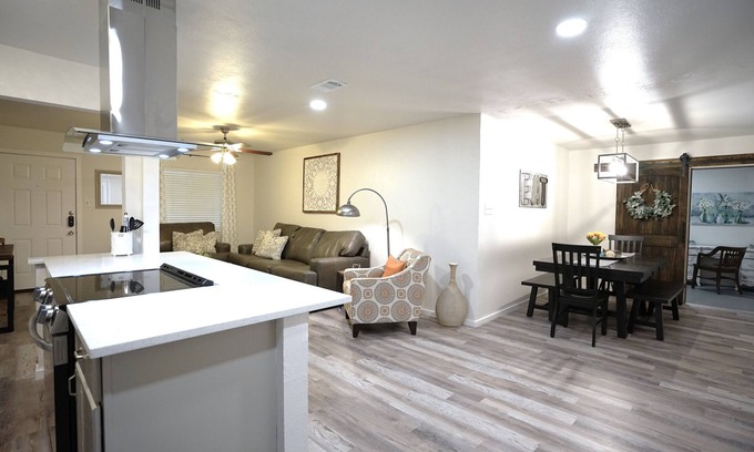 Euless House | 4bdr/1K/2Q/1D/3T 7 miles to AT&T Stadium 5 min to DFW Airport