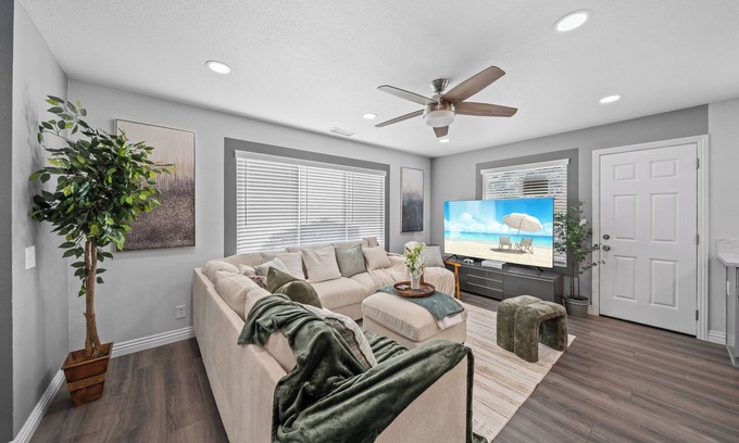 Mira Mesa House | 4BR/3Bth, King Bed, Gated Yard, Parking, Ranch