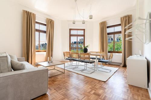 Wiesbaden Apartment | 4BR Apartment - WIFI - NETFLIX - BUSINESS - ZENTRAL - KÜCHE