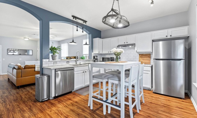 Tanglewood Forest House | 4BR Austin Getaway - Ideal for Families & Groups!