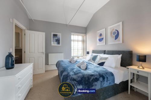Colchester House | 4BR House by Townhouse Stays, Short Lets & Serviced Accommodation in Colchester with Free Parking, Garden & WiFi