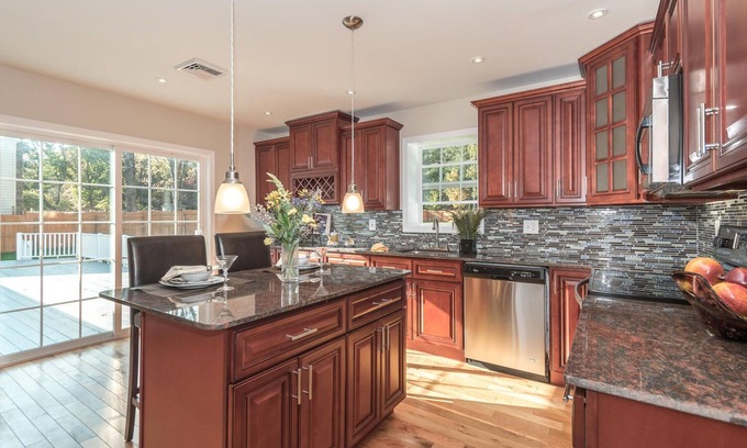 Horsham House | 5 Bdrm House Horsham-Philadelphia-Sleeps 10!