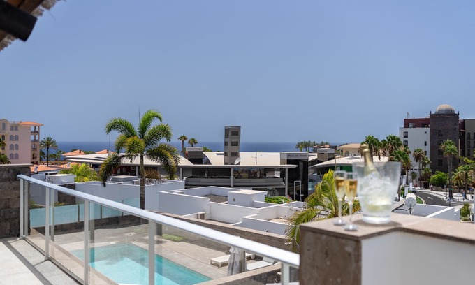 Costa Adeje Villa | 5 bed,6 bath,big heated pool @ 30º for free, A.C, Wi-Fi 5 min walk from beach