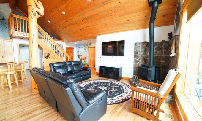 Driggs House | 5 Bedroom, 2 Bath Family Home w/Children’s Playground, Great Kitchen