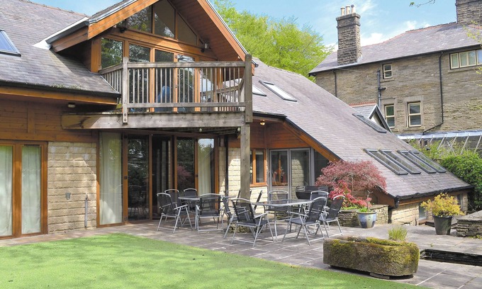 Buxton Cottage | 5 bedroom accommodation in Buxton