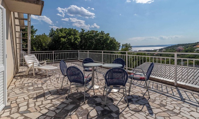 Povile House | 5 bedroom awesome home in Povile